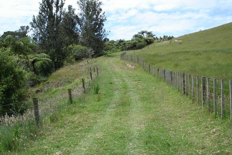 Photo of property in 195 Paparoa Road, Wainui, Opotiki, 3198