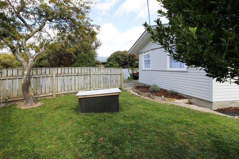 Photo of property in 22 Hardie Grove, Featherston, 5710