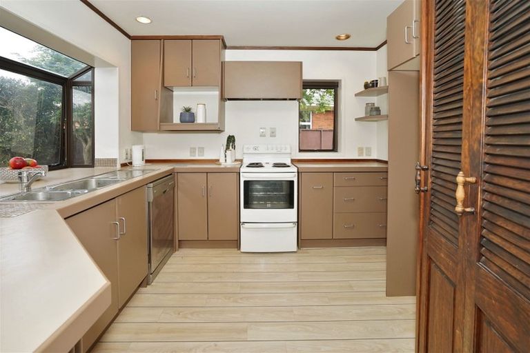 Photo of property in 23 Kensington Place, Fairfield, Hamilton, 3214