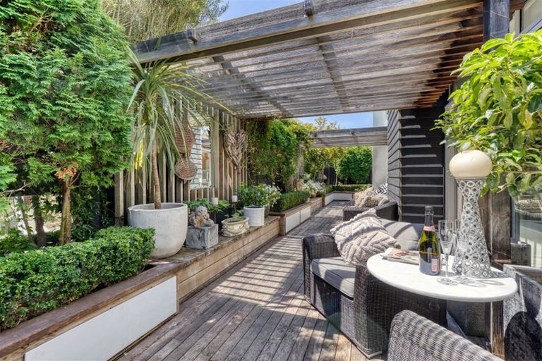 Photo of property in 71 Clare Road, St Albans, Christchurch, 8014