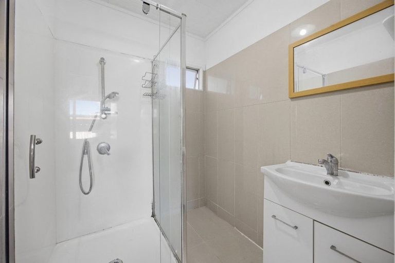 Photo of property in 40a Starforth Place, Henderson, Auckland, 0612