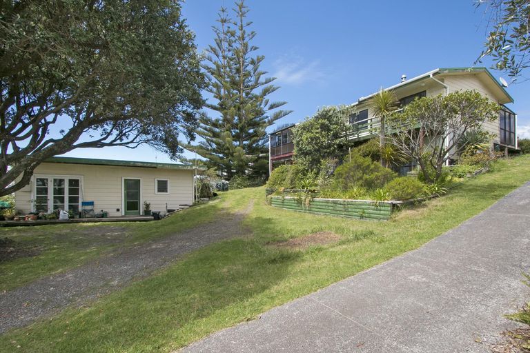 Photo of property in 242 Seaforth Road, Waihi Beach, 3611