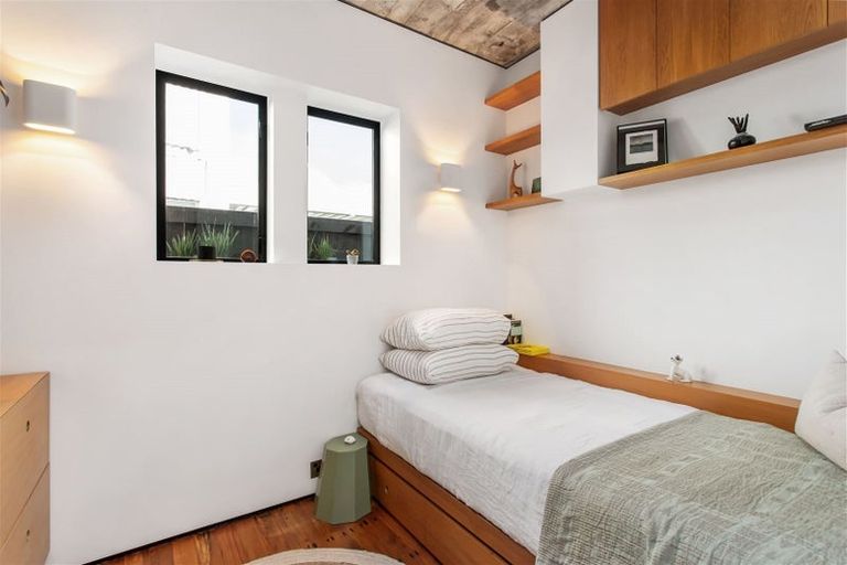 Photo of property in 8 Menzies Street, Sumner, Christchurch, 8081