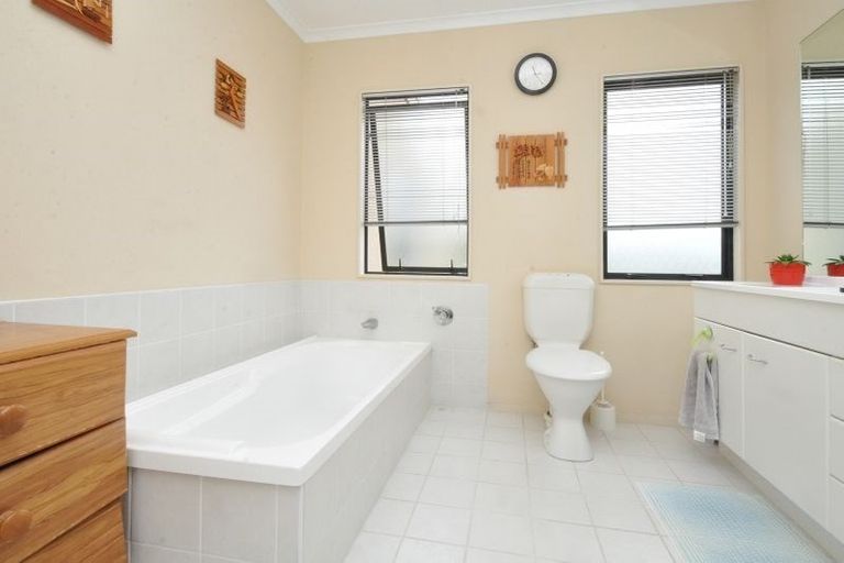 Photo of property in 27c Challinor Street, Pakuranga, Auckland, 2010