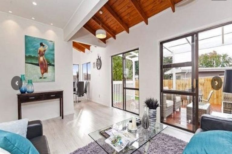 Photo of property in 2/3 Copley Street, New Lynn, Auckland, 0600