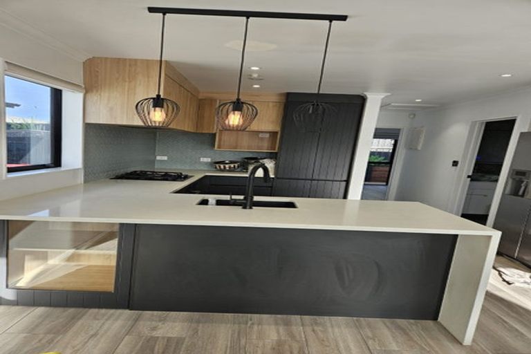 Photo of property in 15 Cambridge Road, Riverhead, 0820