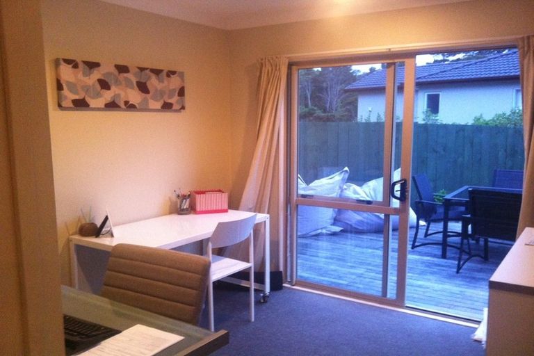 Photo of property in 24 George Deane Place, Greenhithe, Auckland, 0632