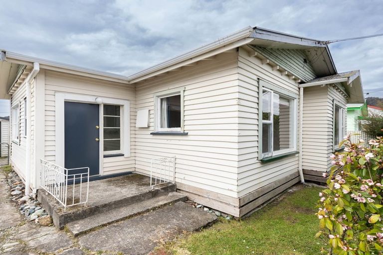 Photo of property in 10 Mills Street, Runanga, 7803