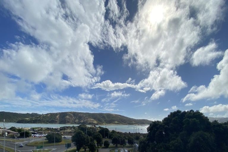 Photo of property in 3/48 Paremata Crescent, Paremata, Porirua, 5024