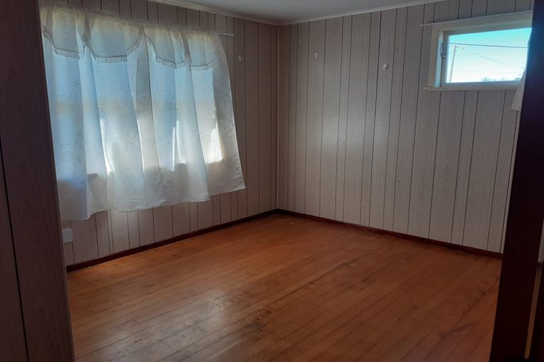 Photo of property in 9 Barrys Road, Glendene, Auckland, 0602