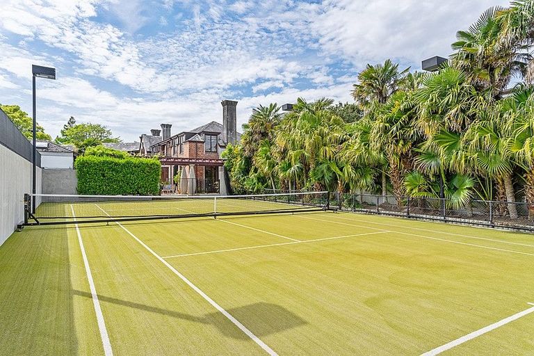 Photo of property in 79 Shore Road, Remuera, Auckland, 1050