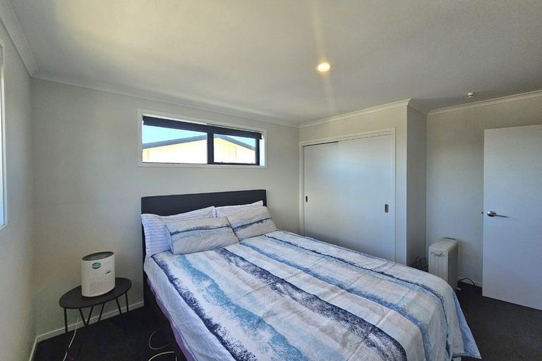 Photo of property in 25 Discovery Place, Marfell, New Plymouth, 4310