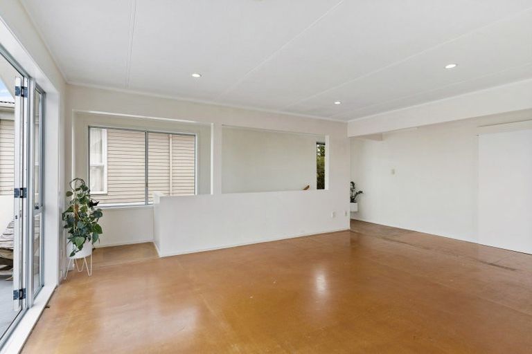 Photo of property in 25 Marcel Place, Glenfield, Auckland, 0629