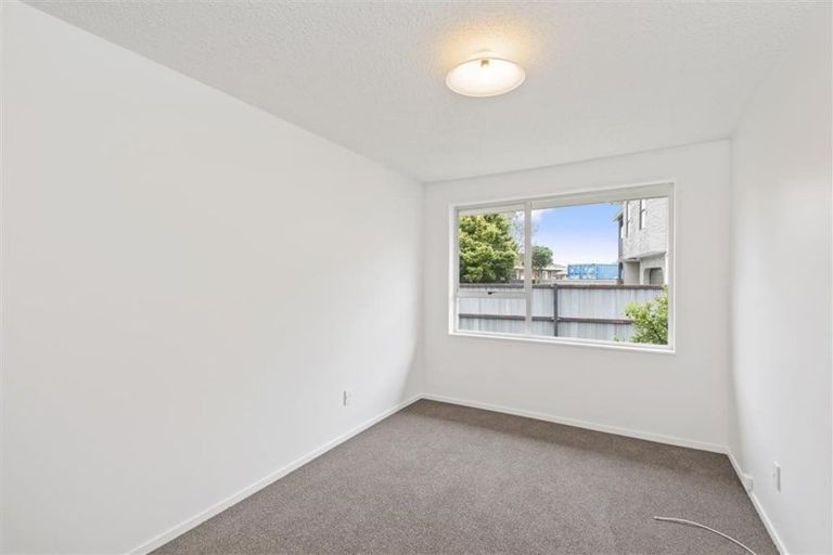 Photo of property in 1/12 Ruddenklau Lane, Bishopdale, Christchurch, 8053
