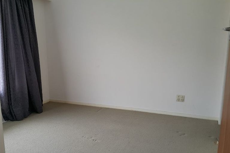 Photo of property in 2/16 Anne Road, Hillcrest, Auckland, 0627