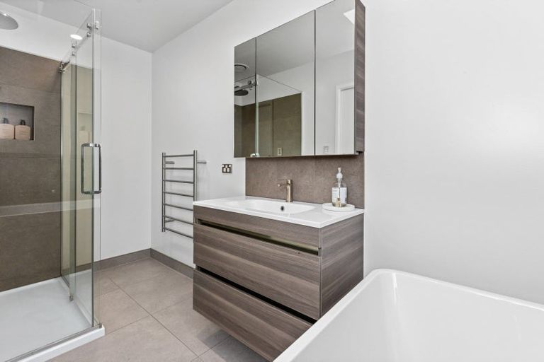 Photo of property in 35 Wynyard Crescent, Tamatea, Napier, 4112