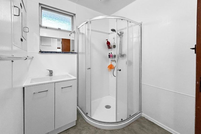 Photo of property in 14 Belfast Place, Roslyn, Palmerston North, 4414