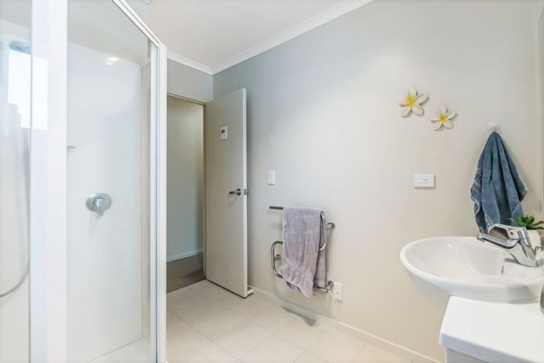 Photo of property in 215 Alec Craig Way, Gulf Harbour, Whangaparaoa, 0930