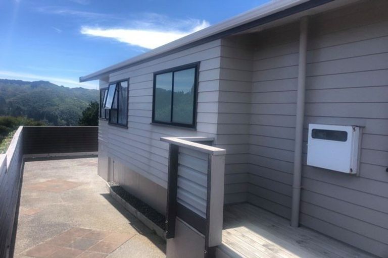 Photo of property in 18 Jasmine Grove, Maungaraki, Lower Hutt, 5010