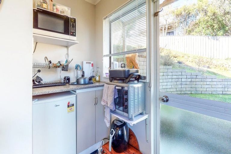 Photo of property in 3 Gaff Place, Whitby, Porirua, 5024