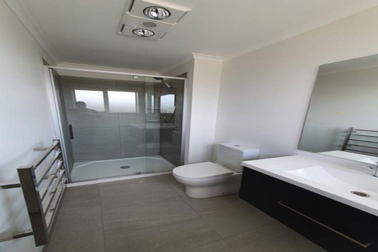 Photo of property in 34 Karearea Avenue, Kenepuru, Porirua, 5022