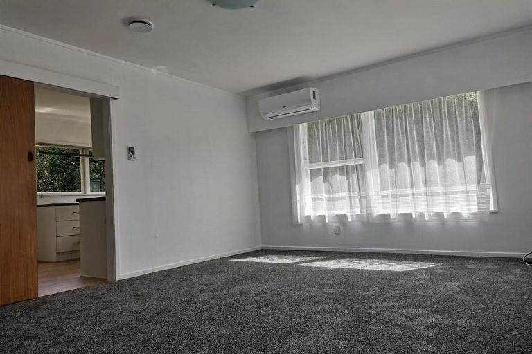 Photo of property in 2/51 Evelyn Place, Hillcrest, Auckland, 0627