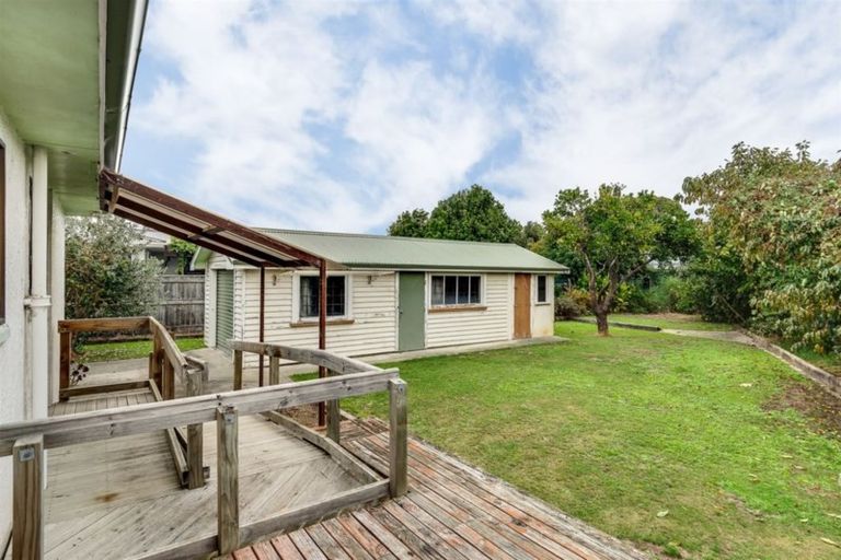 Photo of property in 3 Shackleton Street, Maraenui, Napier, 4110