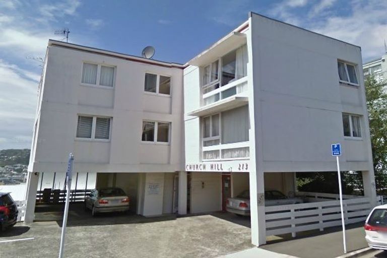 Photo of property in Churchill Flats, 213 The Terrace, Wellington Central, Wellington, 6011