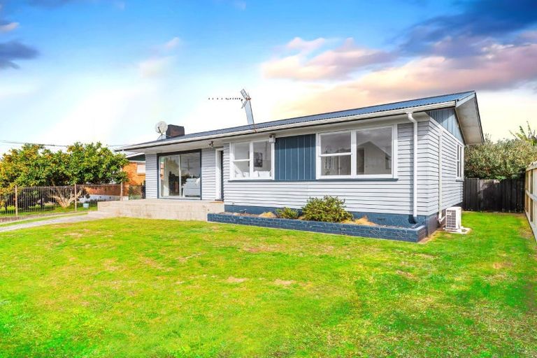 Photo of property in 37 Yvonne Street, Melville, Hamilton, 3206