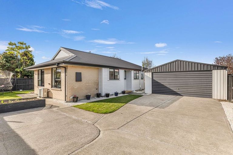 Photo of property in 2/49 Shannon Place, Belfast, Christchurch, 8051