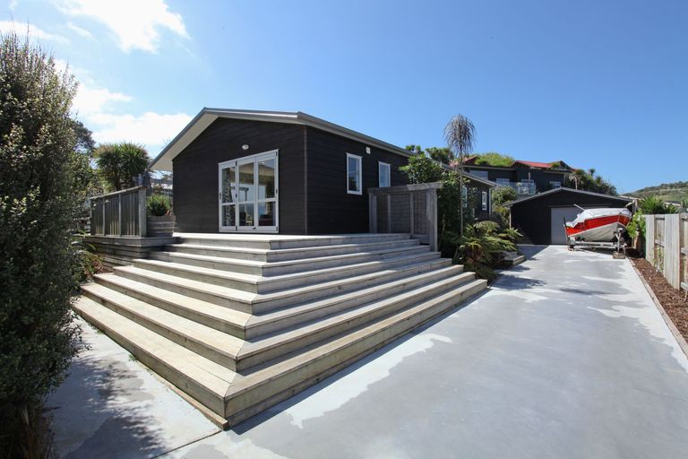 Photo of property in 6 Harakeke Place, Raglan, 3225