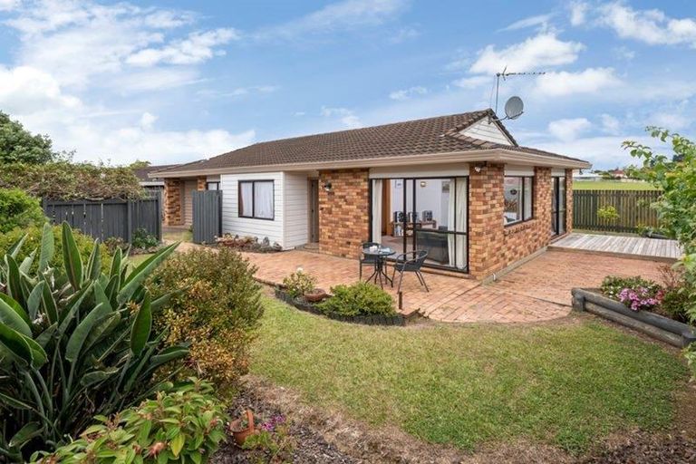 Photo of property in 14b Billabong Place, Botany Downs, Auckland, 2010