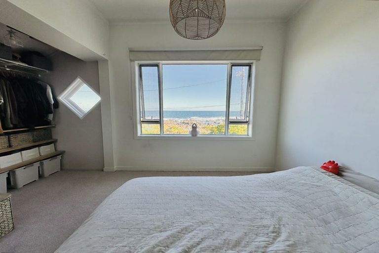 Photo of property in 438 The Esplanade, Island Bay, Wellington, 6023