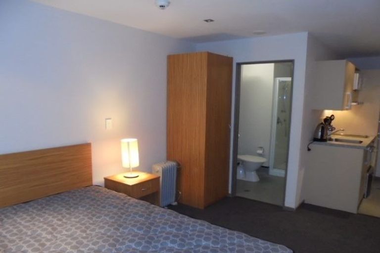 Photo of property in Dual Apartments, 108/142 Vivian Street, Te Aro, Wellington, 6011