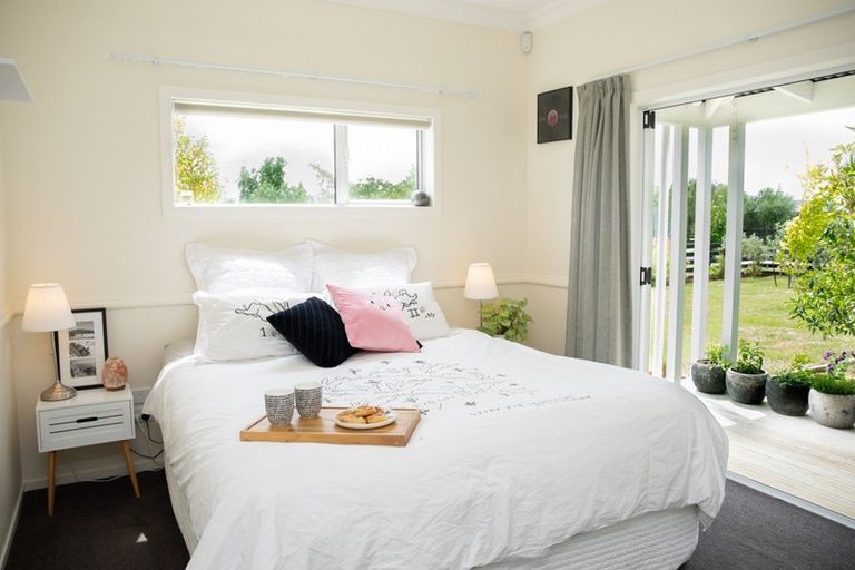 Photo of property in 10 Maple Lane, Martinborough, 5711