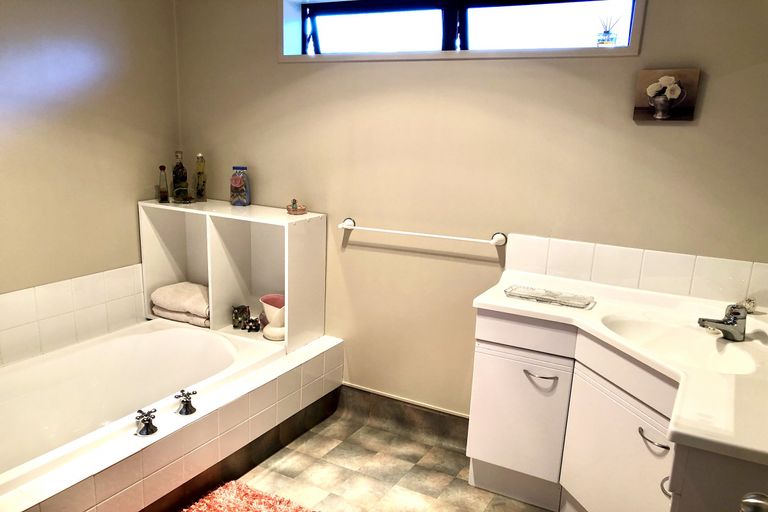 Photo of property in 100 Mangahoe Street, Te Awamutu, 3800