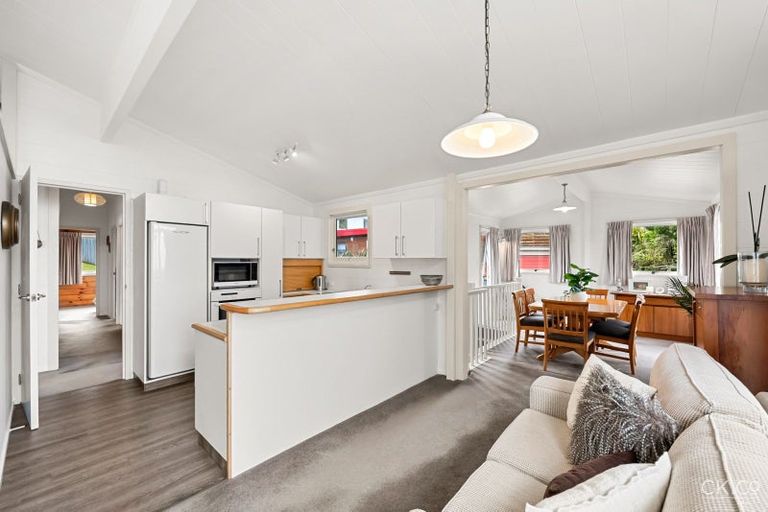 Photo of property in 224 Dowse Drive, Maungaraki, Lower Hutt, 5010