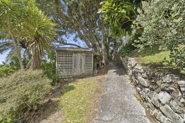 Photo of property in 73 Todman Street, Brooklyn, Wellington, 6021