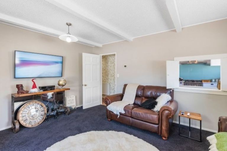 Photo of property in 261 Te Moana Road, Waikanae, 5036