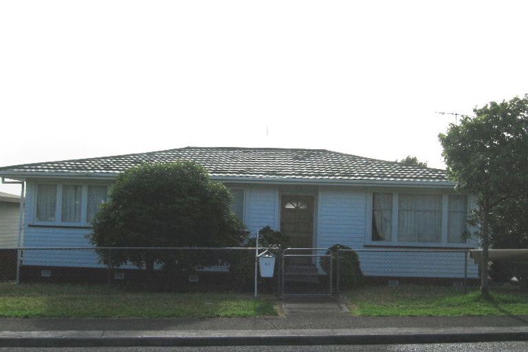 Photo of property in 1/43 Amberley Avenue, Te Atatu South, Auckland, 0610