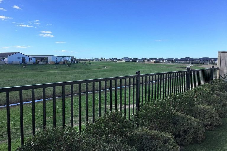 Photo of property in 16 Fuller Street, Papamoa Beach, Papamoa, 3118