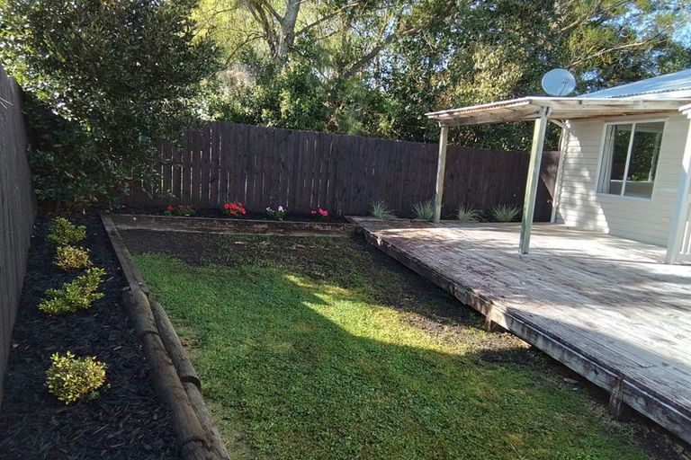 Photo of property in 2/129 Edmonton Road, Te Atatu South, Auckland, 0610