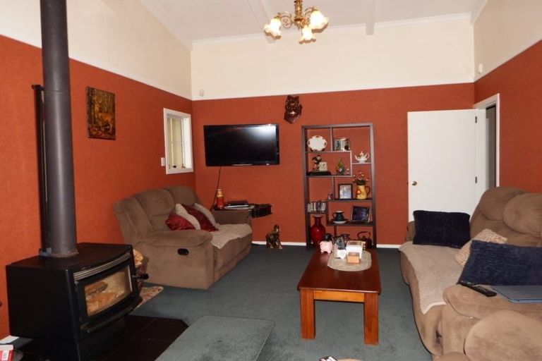 Photo of property in 1961 Parewanui Road, Parewanui, Bulls, 4894