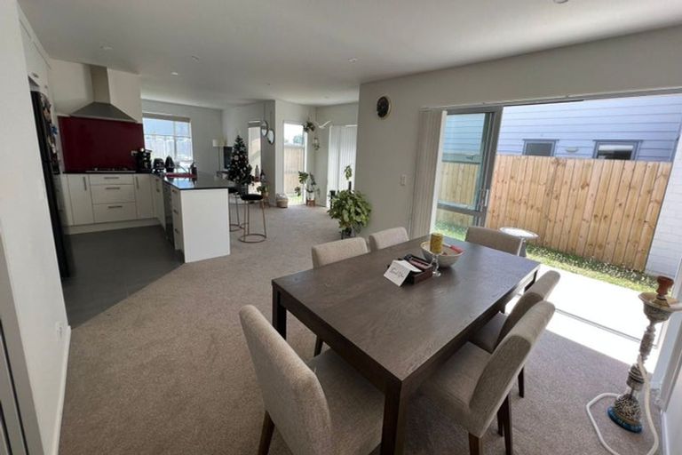 Photo of property in 10 Aeronautic Road, Takanini, 2112