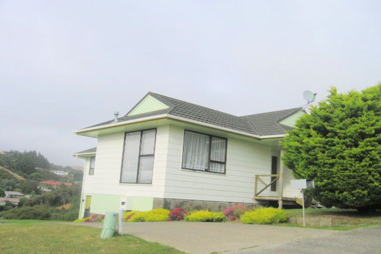 Photo of property in 17 Parkinson Close, Whitby, Porirua, 5024