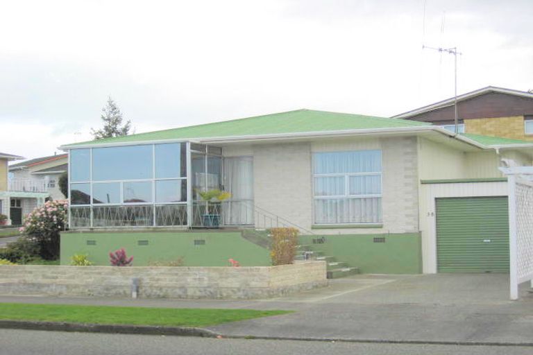 Photo of property in 38 York Street, Levin, 5510