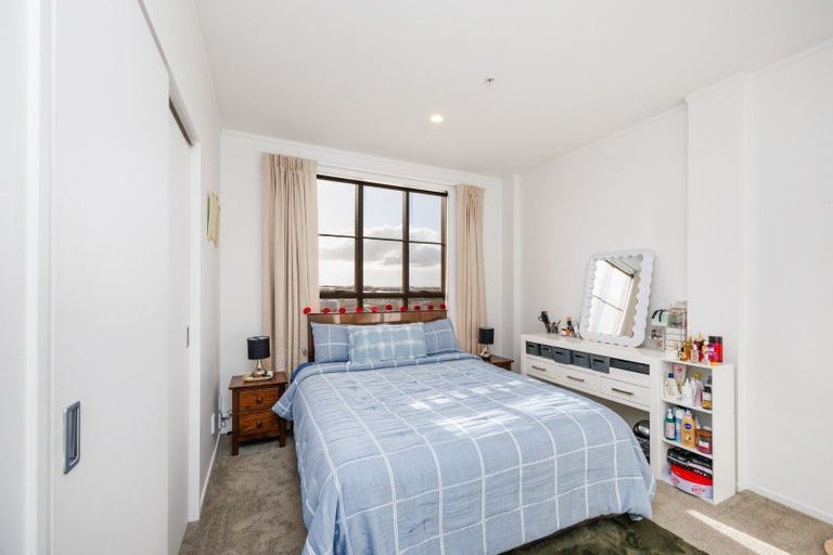 Photo of property in Maddison Apartments, 3/6c Queen Street, Palmerston North, 4410