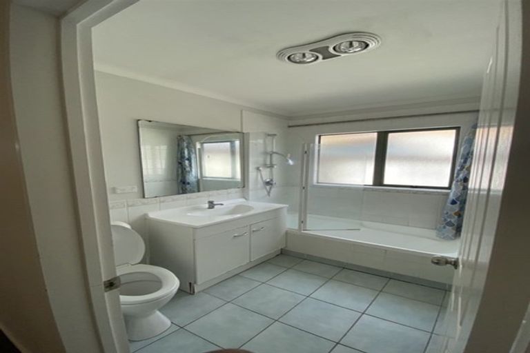 Photo of property in 7a La Perouse Street, Botany Downs, Auckland, 2010