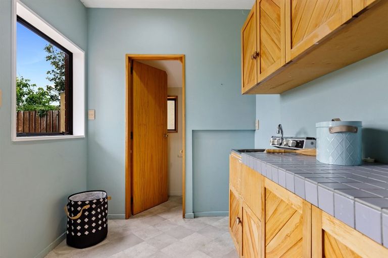 Photo of property in 5 Drayton Drive, Mount Pleasant, Christchurch, 8081