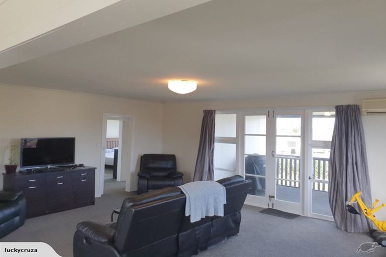 Photo of property in 19 Mahana Road, Paraparaumu Beach, Paraparaumu, 5032